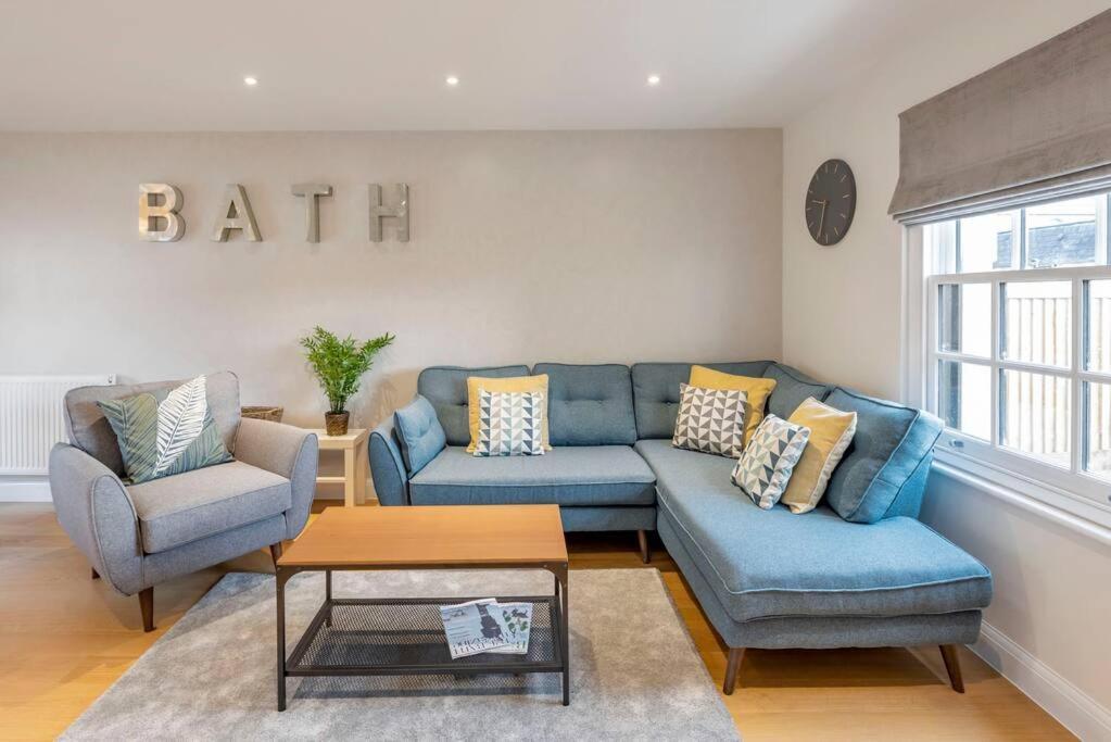 Villa Fantastic 3-Bed House With Parking Bath Exterior foto